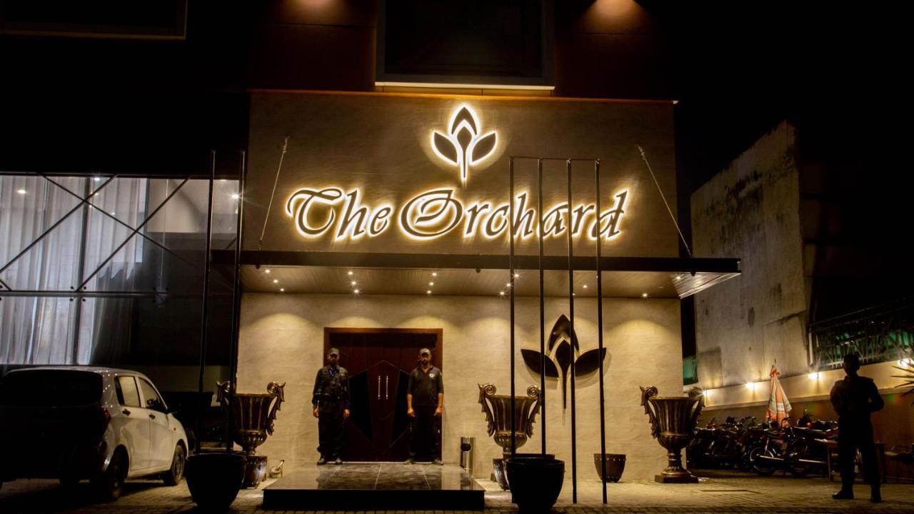 The Orchard Hotel Lahore Bagian luar foto
