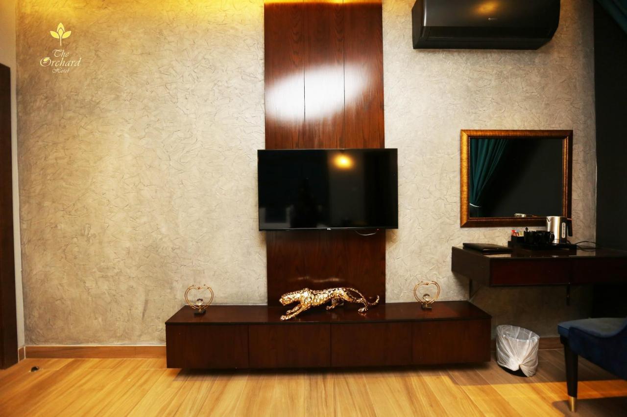 The Orchard Hotel Lahore Bagian luar foto