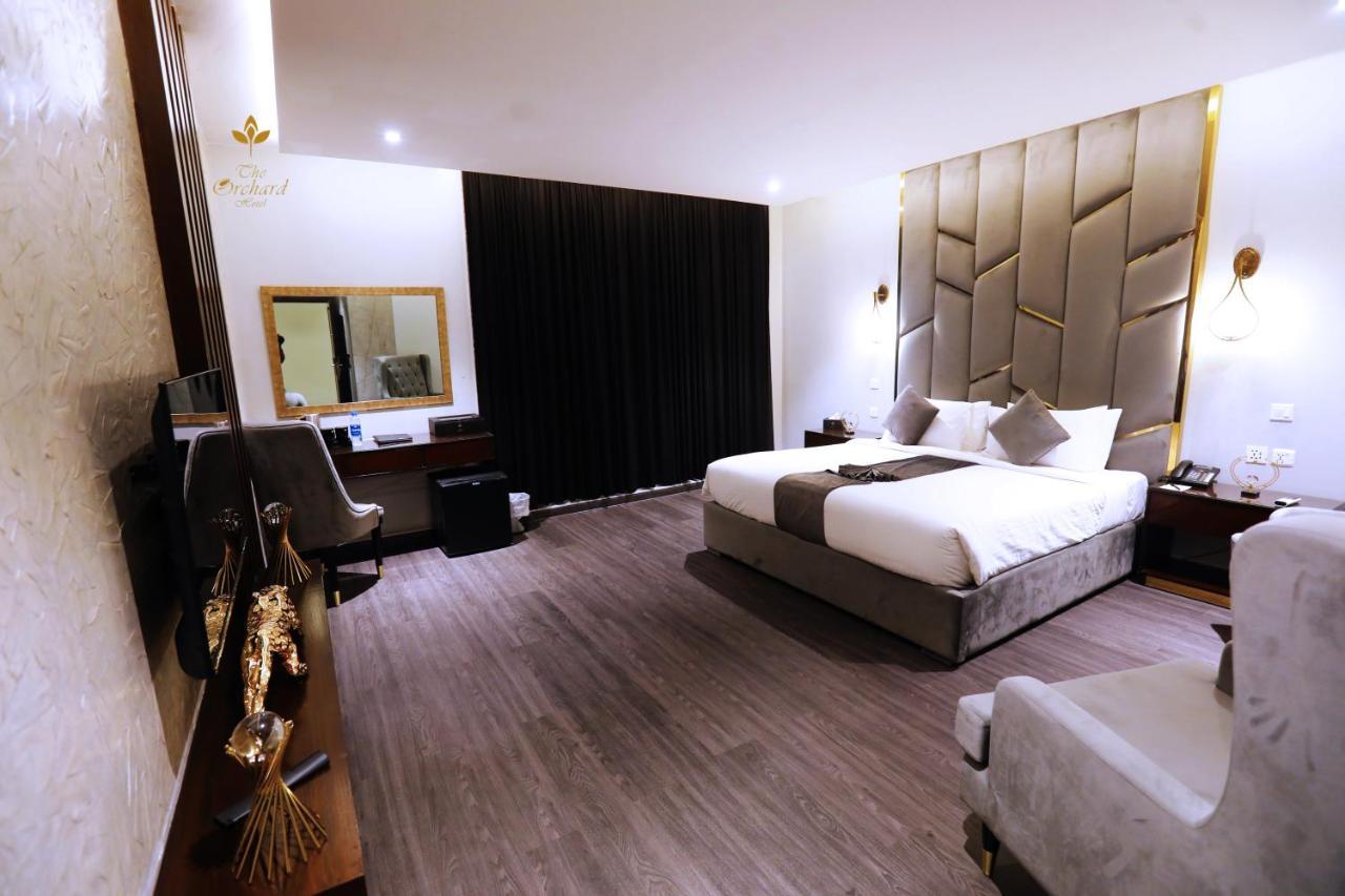 The Orchard Hotel Lahore Bagian luar foto